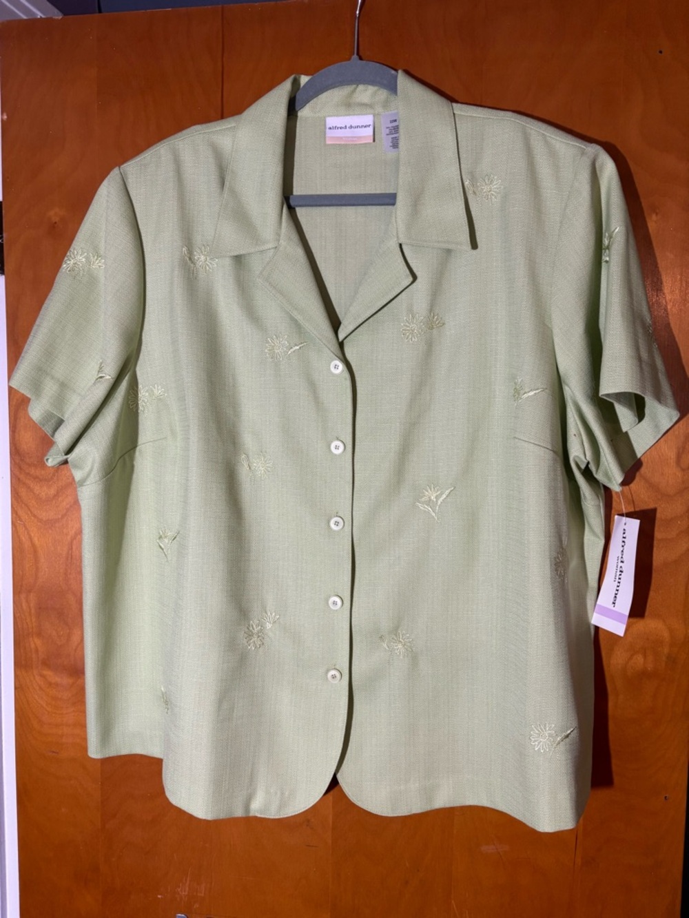 Alfred Dunner Light Green Short-Sleeve Embroidered Button-Down Shirt, size 22W